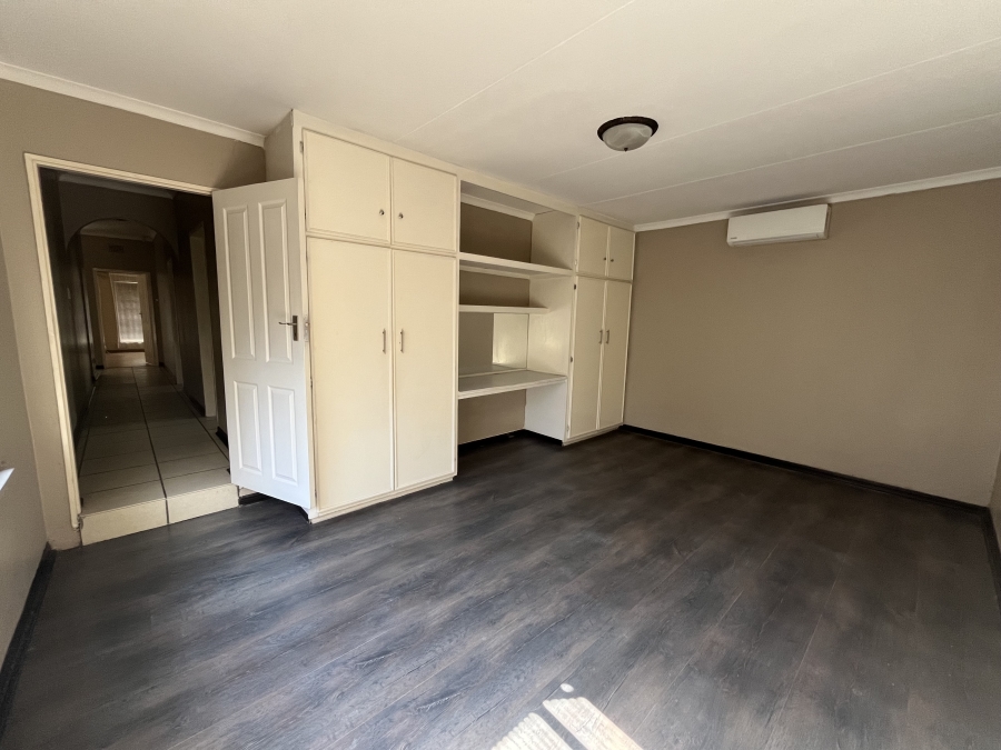 4 Bedroom Property for Sale in Baillie Park North West